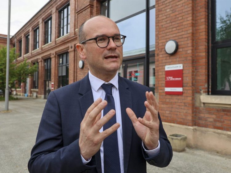 وزير الصناعة الفرنسي سيباستيان مارتان