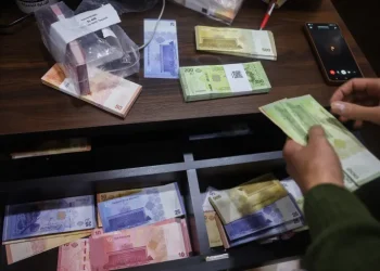 ارتفاع طفيف في سعر صرف الليرة السورية مقابل الدولار