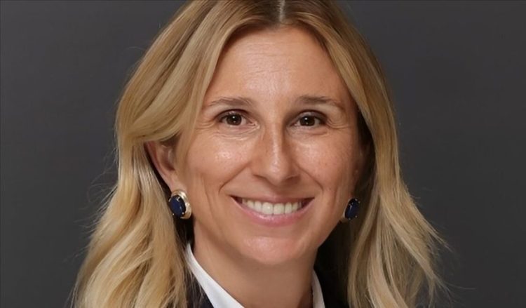 إبرو أوزدمير رئيسة مجلس إدارة مجموعة “ليماك” القابضة التركية