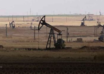 السيطرة على مجمع الثورة النفطي.. مركز ثقل إداري ولوجستي