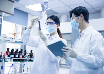 هجرة العلماء من أميركا للصين: هل بدأت حرب باردة جديدة؟