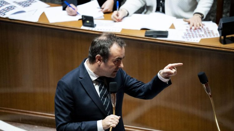 ليكورنو خلال مناقشات في البرلمان، باريس 14 كانون الثاني 2026 (ماغالي كوهين/فرانس برس)