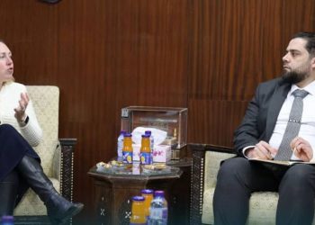 وزير الإسكان يبحث مع البعثة الفنية للبنك الدولي الانطلاق بإعادة الإعمار