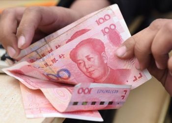 ارتفاع اليوان أمام الدولار لأعلى مستوى منذ 32 شهراً