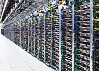 استثمار بـ 9.4 مليار دولار لبناء مركز بيانات في كندا