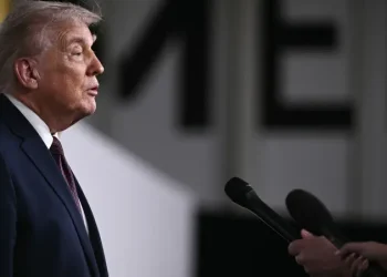 ترامب يحذر بريطانيا من تعزيز العلاقات مع الصين