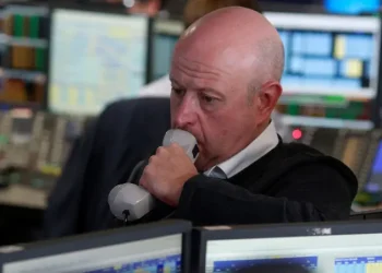 موجة بيع في قطاع التكنولوجيا تدفع أسهم أوروبا للهبوط