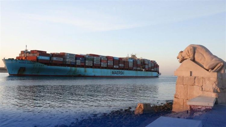 سفينة شحن من ميرسك تعبر قناة السويس في 23 كانون الأول 2025 (هيئة قناة السويس)