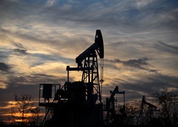 روسيا تمتلك 490 مليون طن من النفط الجاهز للاستخراج