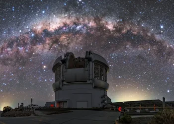 سماء مرصد جيميني في تشيلي.. حيث تتشابك النجوم وتتحدث