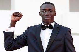 صمته جلب له مليار دولار”.. هكذا تفاعلت المنصات مع صفقة أشهر “تيك توكر” بالعالم