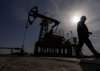 أسعار النفط تنخفض مع تقييم المستثمرين لمسار التوتر بين أمريكا وإيران