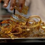 الذهب يرتفع بأكثر من 2% بعد موجة بيع حادة