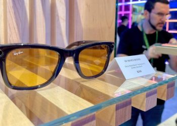 النظارات الذكية تدعم مخاوف تأثير الذكاء الاصطناعي على مختلف القطاعات