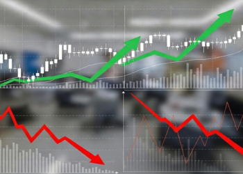 مؤشرات قوية واقتصاد متباطئ: لماذا انفصلت الأسواق عن الواقع؟