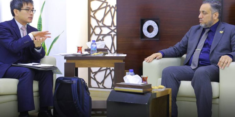 وزارة الطاقة تبحث مع جايكا تعزيز التعاون في قطاعات الكهرباء والمياه والصرف الصحي