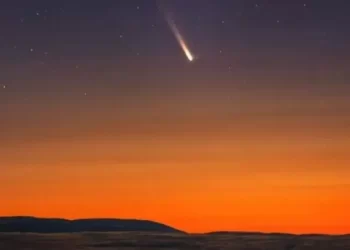مذنب جديد يشعل حماس الفلكيين وينتظرون نجاته من لهيب الشمس
