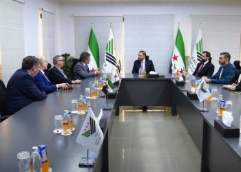 الطيران المدني ومجلس الأعمال السوري البريطاني يبحثان تعزيز الاستثمار