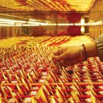 عقود الذهب والفضة تعزز مكاسبها