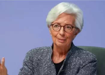 لاغارد تحذر من عرقلة الشركات.. سياسات أميركا التجارية تربك قطاع الأعمال