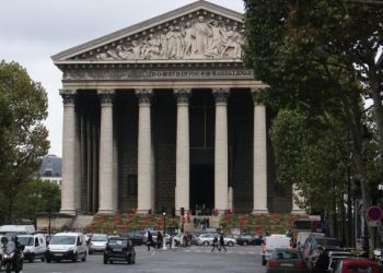 فرنسا: الاتحاد الأوروبي يمتلك الأدوات للرد على ترامب بشأن الرسوم الجمركية