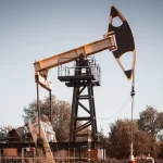 النفط يواصل الارتفاع لمخاوف من تصاعد التوتر في الشرق الأوسط