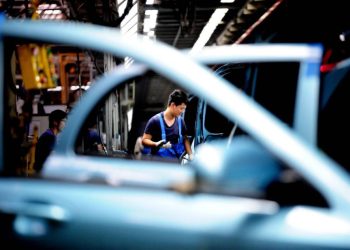 السيارات الصينية تنتشر في أوروبا.. والشارع يميل لاقتنائها