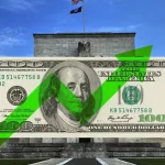 الدولار يرتفع وسط ترقب قرارات المركزي الأوروبي وبنك إنجلترا