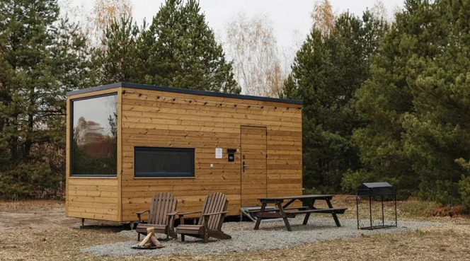 13 متراً مربعاً فقط.. منزل متنقل جاهز للربح والسكن