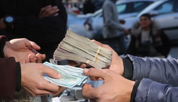 لماذا تتراجع الليرة مجدداً بعد استقرار نسبي؟