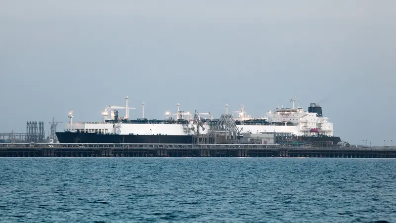 أستراليا تتحرك لتعزيز إمدادات الوقود في ظل احتمالات استمرار اضطرابها