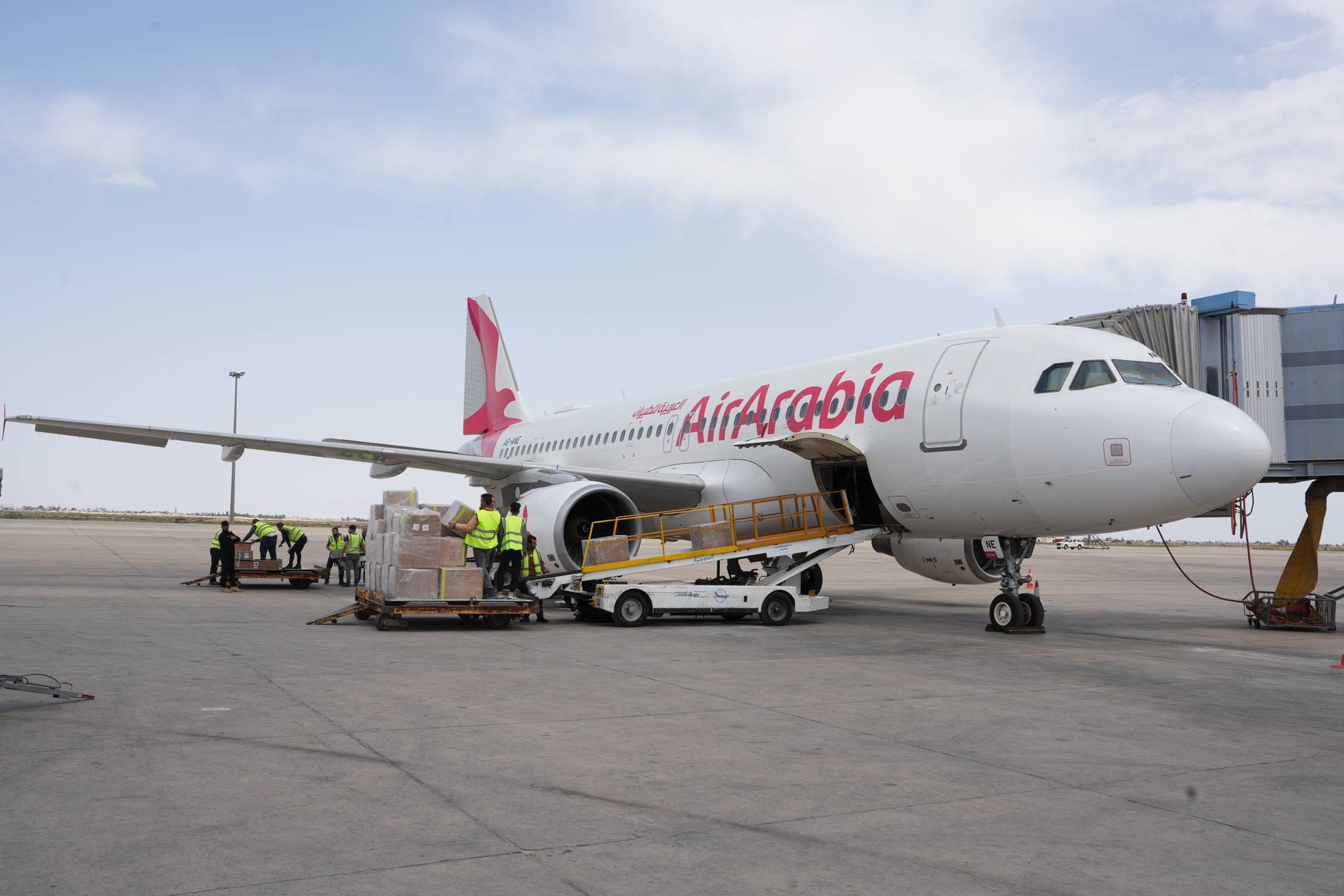 استئناف رحلات شركة العربية للطيران بين الشارقة ومطار دمشق الدولي- صور