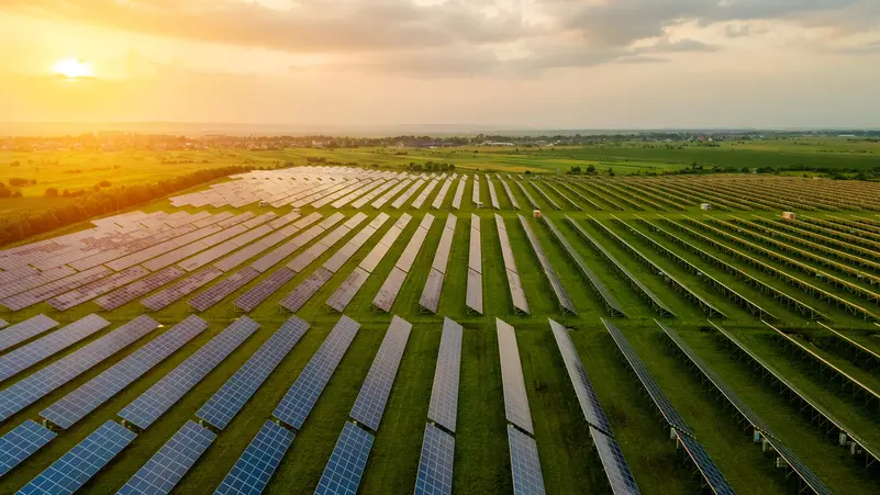 وكالة الطاقة الدولية: التوسع في الطاقة المتجددة قلص نمو الانبعاثات في 2025