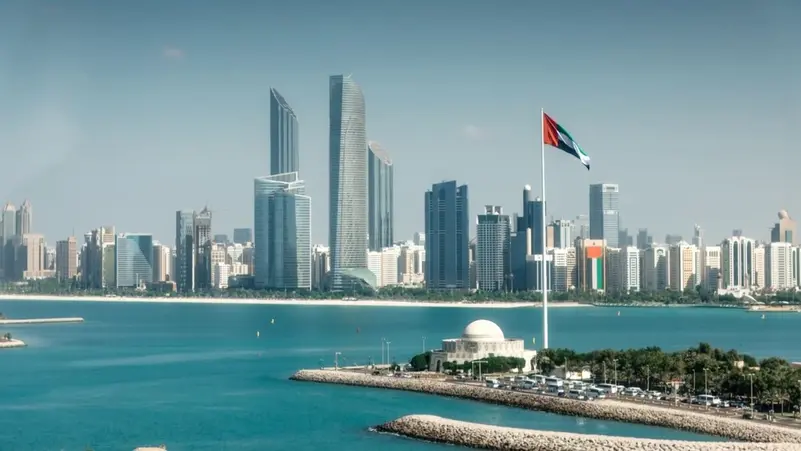 تباطؤ نمو القطاع الخاص غير النفطي في الإمارات بفعل حرب إيران