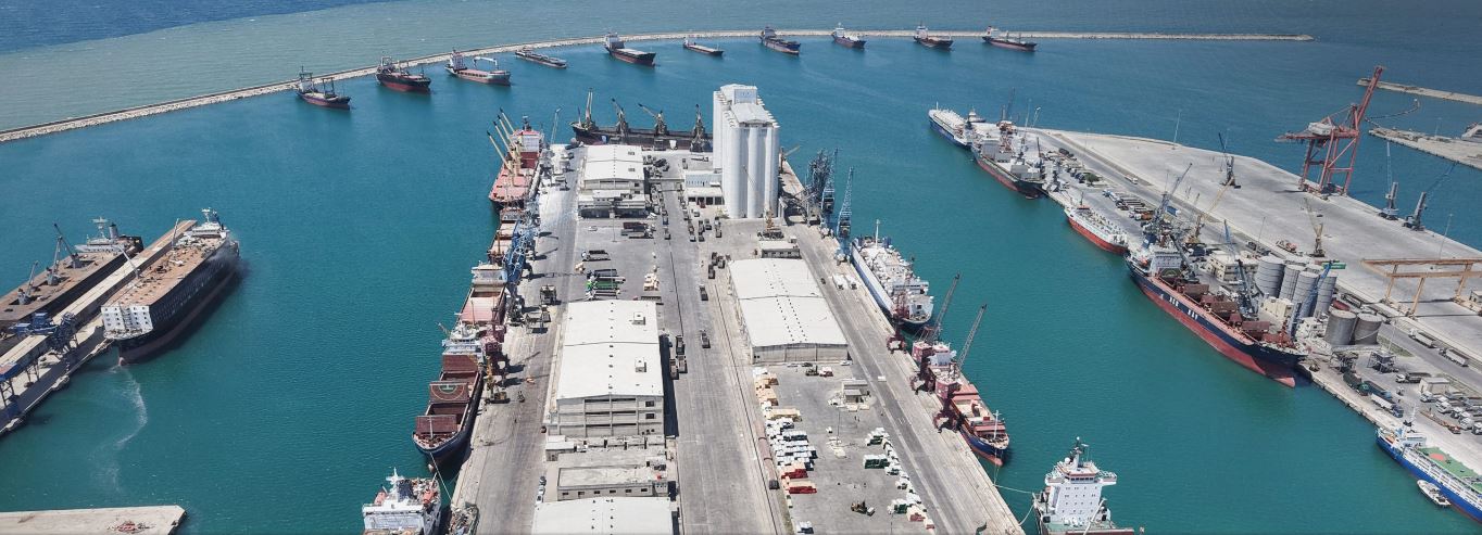 عودة الترانزيت الدولي عبر مرفأ طرطوس إلى العراق بعد غياب 14 عاماً-صور