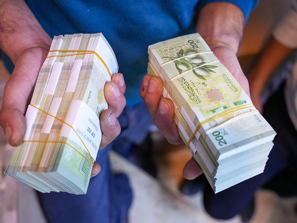 الليرة بعد العيد.. ثلاثة سيناريوهات لسعر الصرف