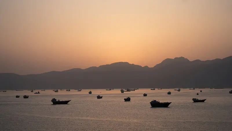 ناقلات نفط وغاز تغادر مضيق هرمز إلى باكستان والصين