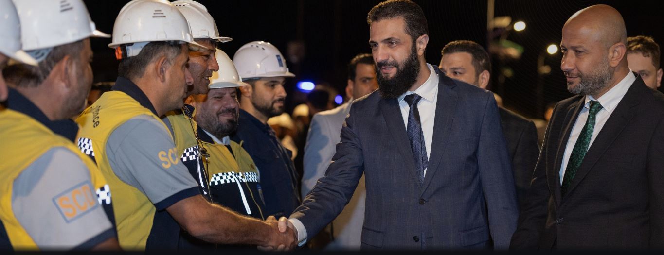 الرئيس الشرع يفتتح جسر الرستن في حمص