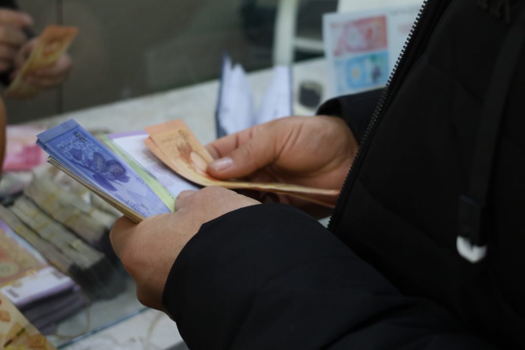 استقرار الليرة في دائرة العوامل الاقتصادية.. ما دور تكلفة الطاقة؟