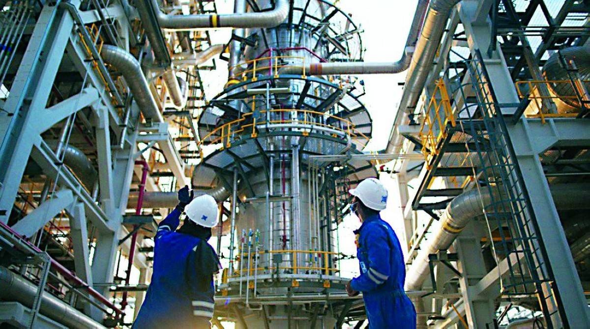 الإمارات تصل بإنتاجها النفطي لذروة تاريخية