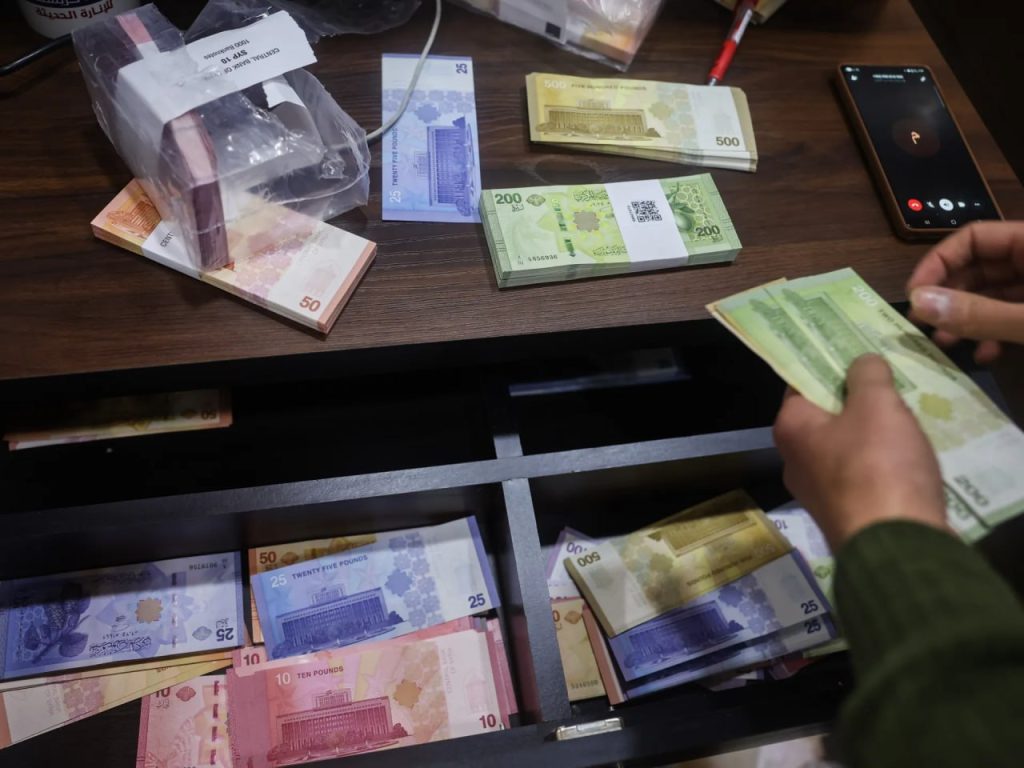 منظومة الرواتب الجديدة.. هل تنقل الأجور من المساواة الشكليّة إلى العدالة الوظيفية؟