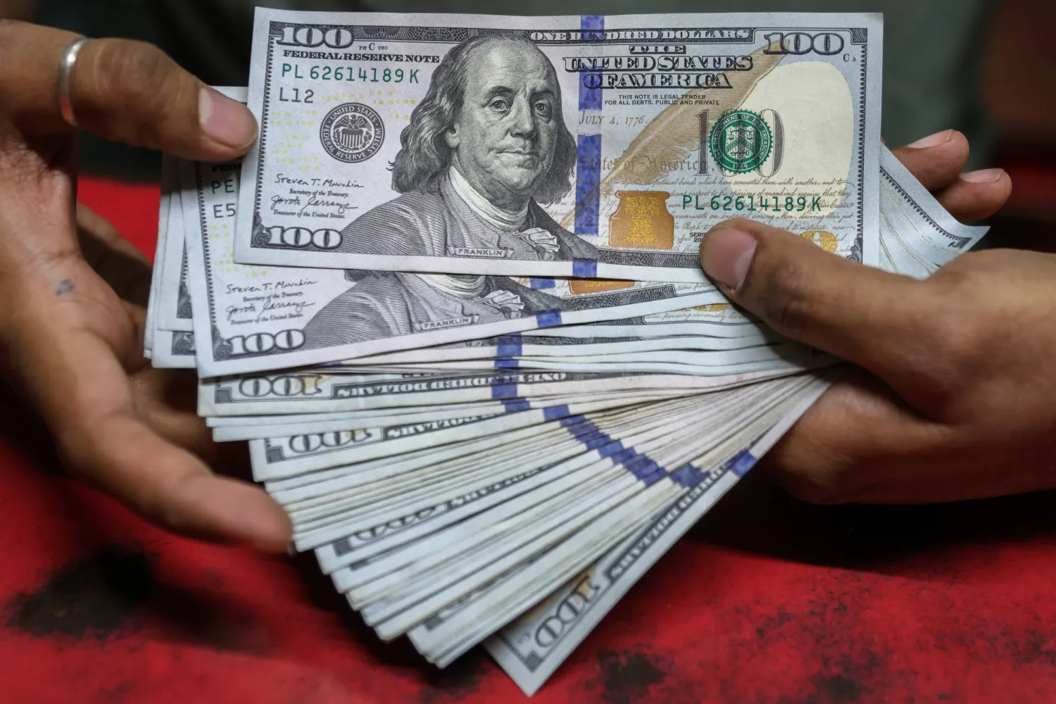 ثروة منسية.. مليارات الدولارات تنتظر أصحابها