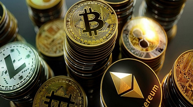 تباين أسعار العملات المشفرة والبيتكوين تستقر قرب 65 ألف دولار