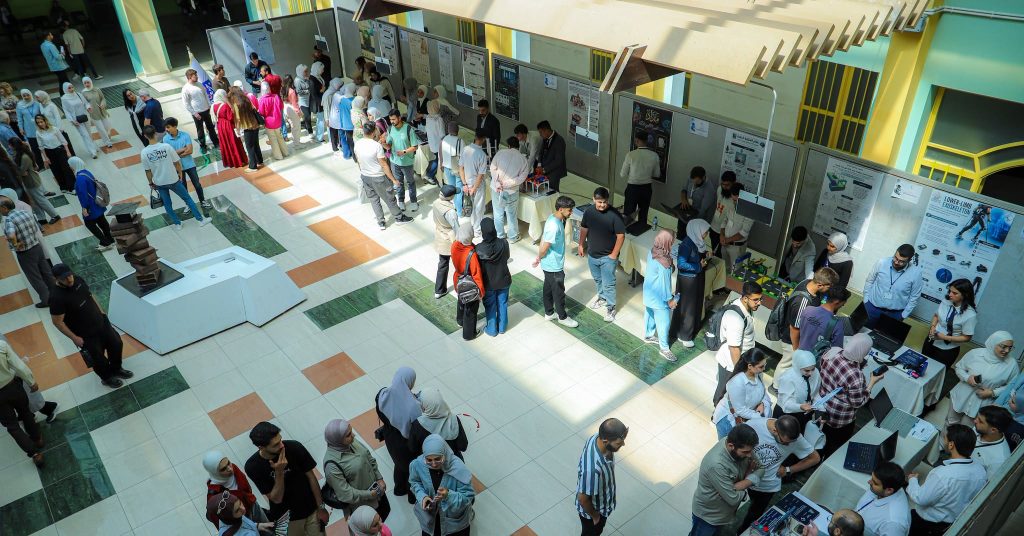 أقساط الجامعات الخاصة.. كلفة مرتفعة وعائد ينتظر سوق العمل