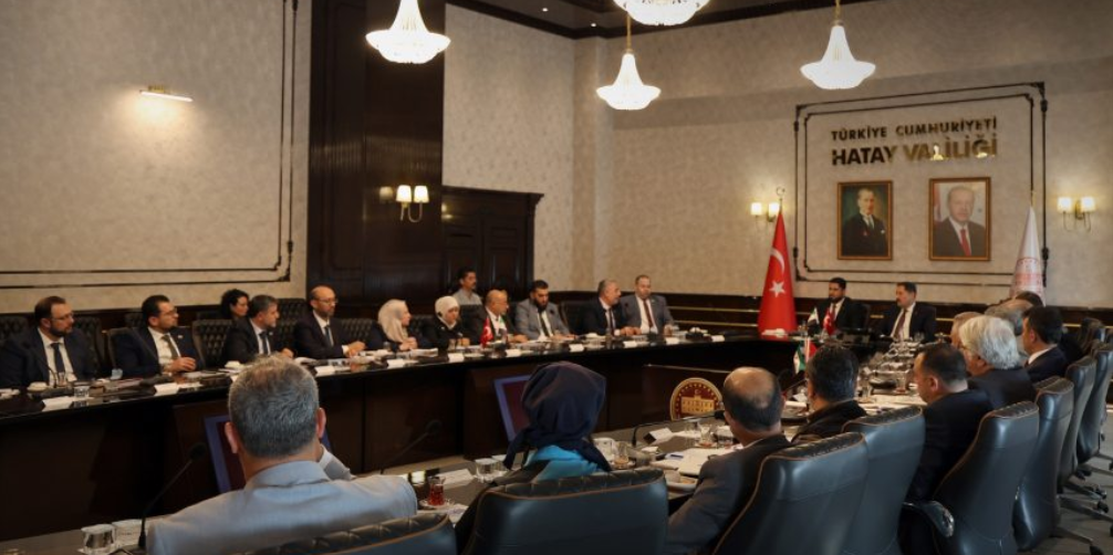 محافظ إدلب يبحث مع مسؤولين أتراك في هاتاي تعزيز التعاون وتطوير العمل ‏المشترك