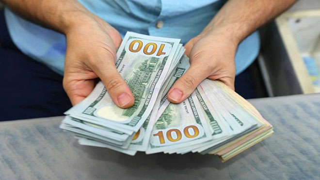 تراجع الدولار مع ترقب بيانات التضخم الأميركية