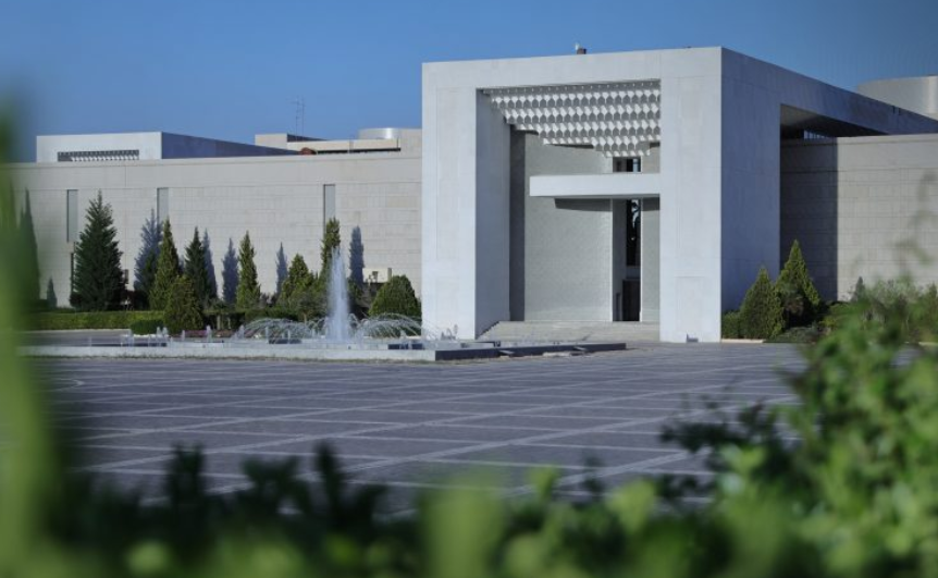 مرسوم رئاسي يمنح عاماً دراسياً للطلاب المستنفدين فرص الرسوب والتقدم ‏للامتحانات