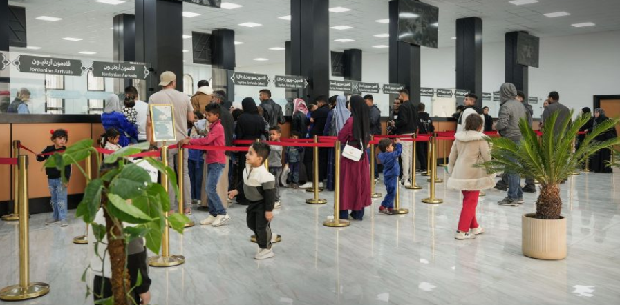 استئناف حركة المسافرين والتجارة عبر منفذ نصيب الحدودي مع الأردن