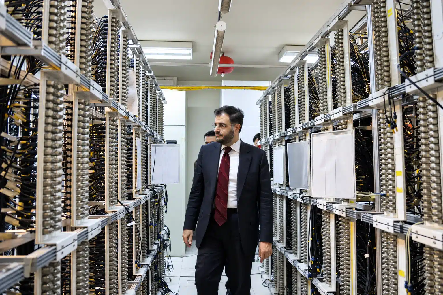 مليارات البيانات تعبر الحدود.. هل تصبح سوريا بوابة رقمية بين الشرق والغرب؟
